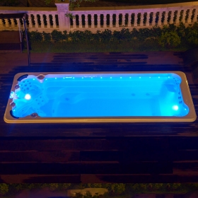 Outdoor Acrylic Hydro Swim Spa Whirlpool Swimming Pool 